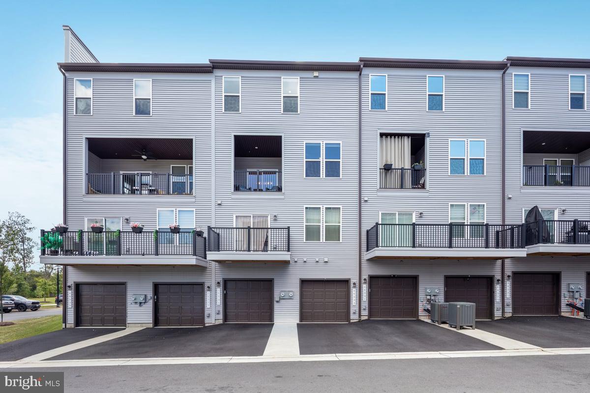 44533 WOLFHOUND SQUARE