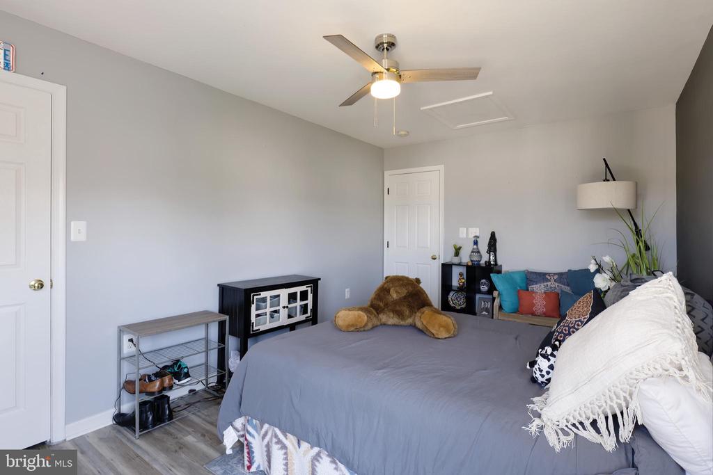 252 ELIA COURT SE