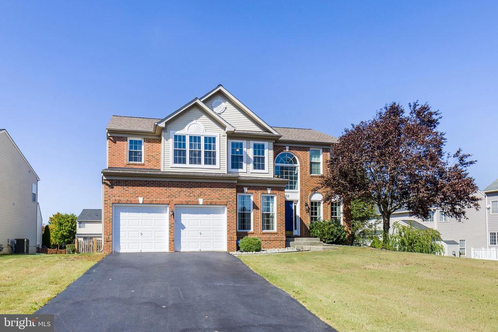 252 ELIA COURT SE