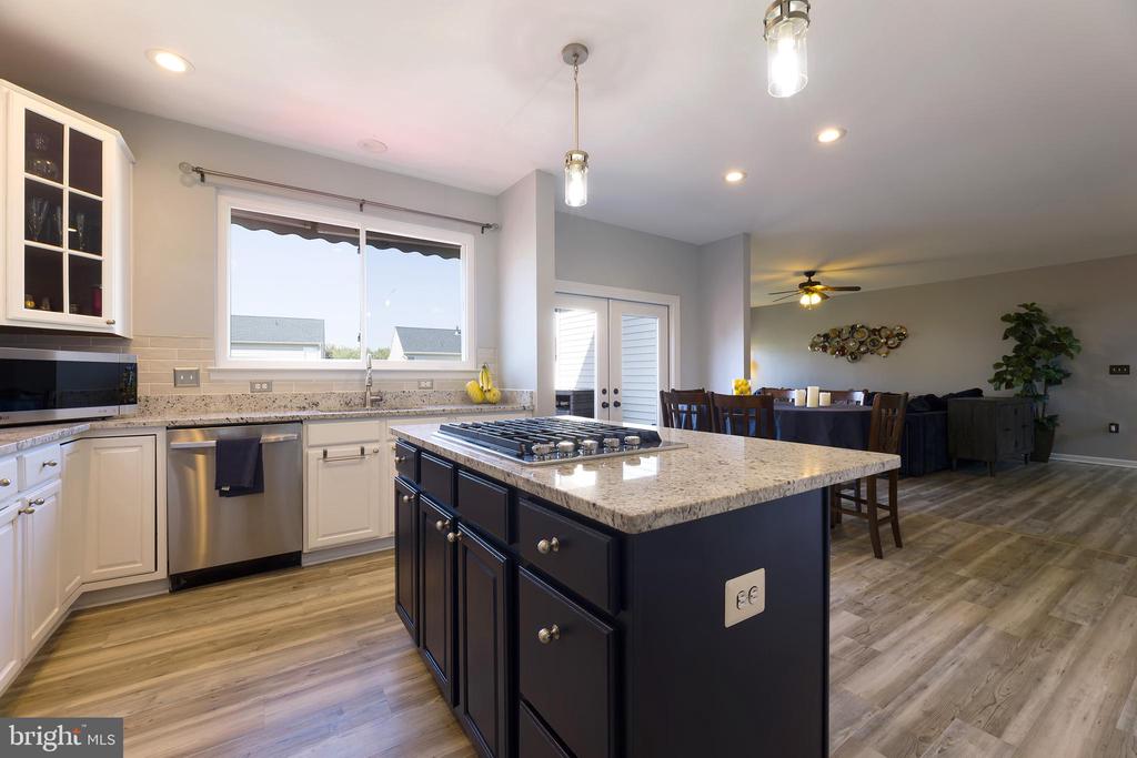 252 ELIA COURT SE