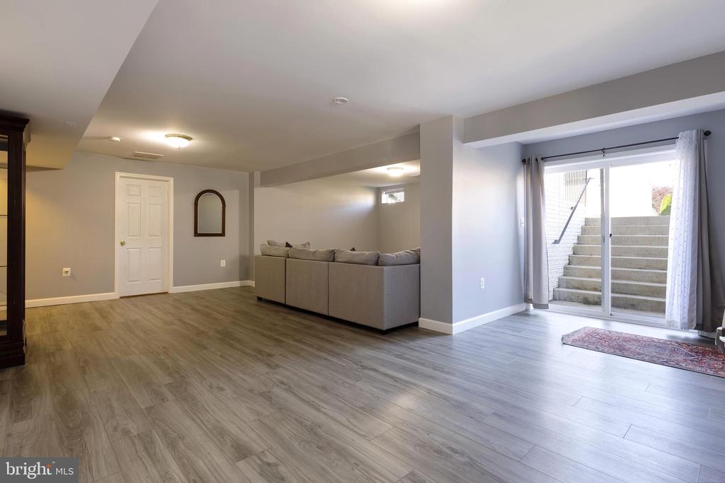 252 ELIA COURT SE