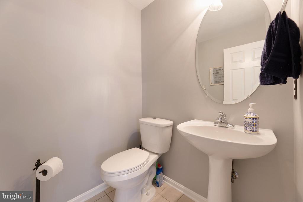 252 ELIA COURT SE