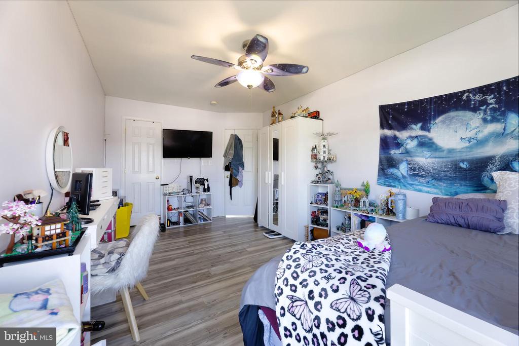 252 ELIA COURT SE