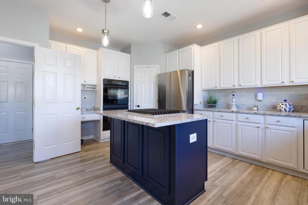 252 ELIA COURT SE