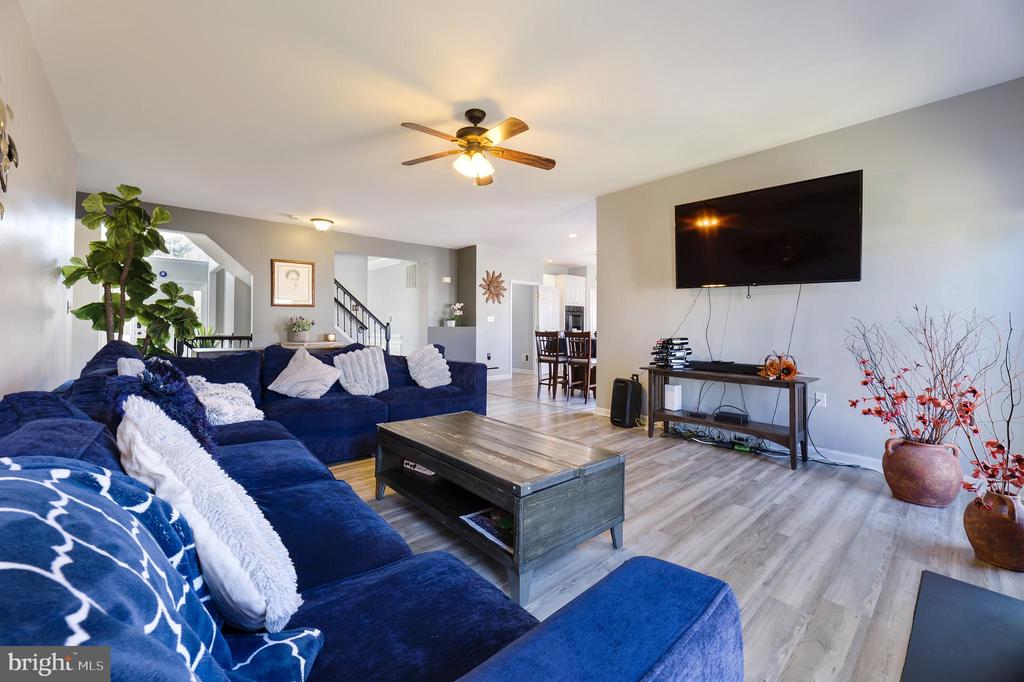 252 ELIA COURT SE
