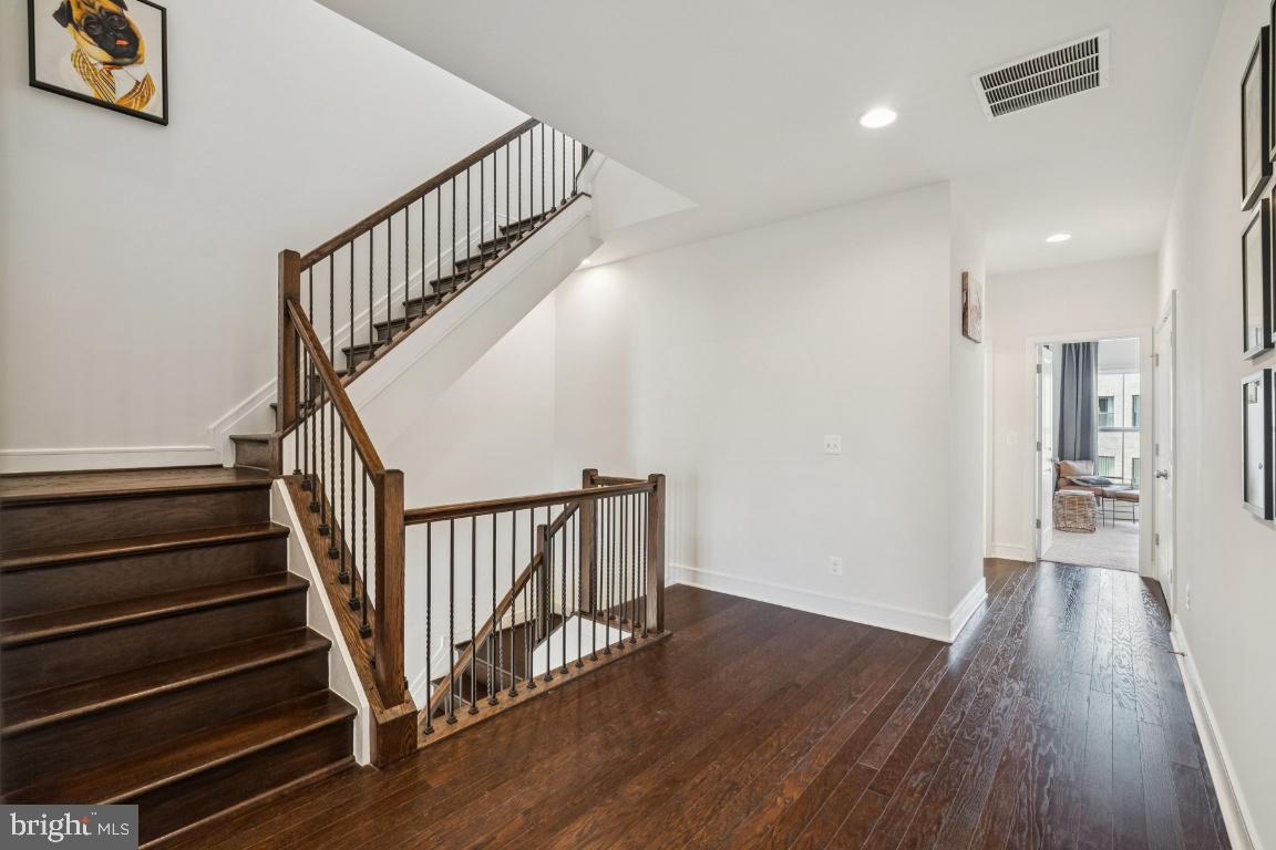 23056 SULLIVANS COVE SQUARE