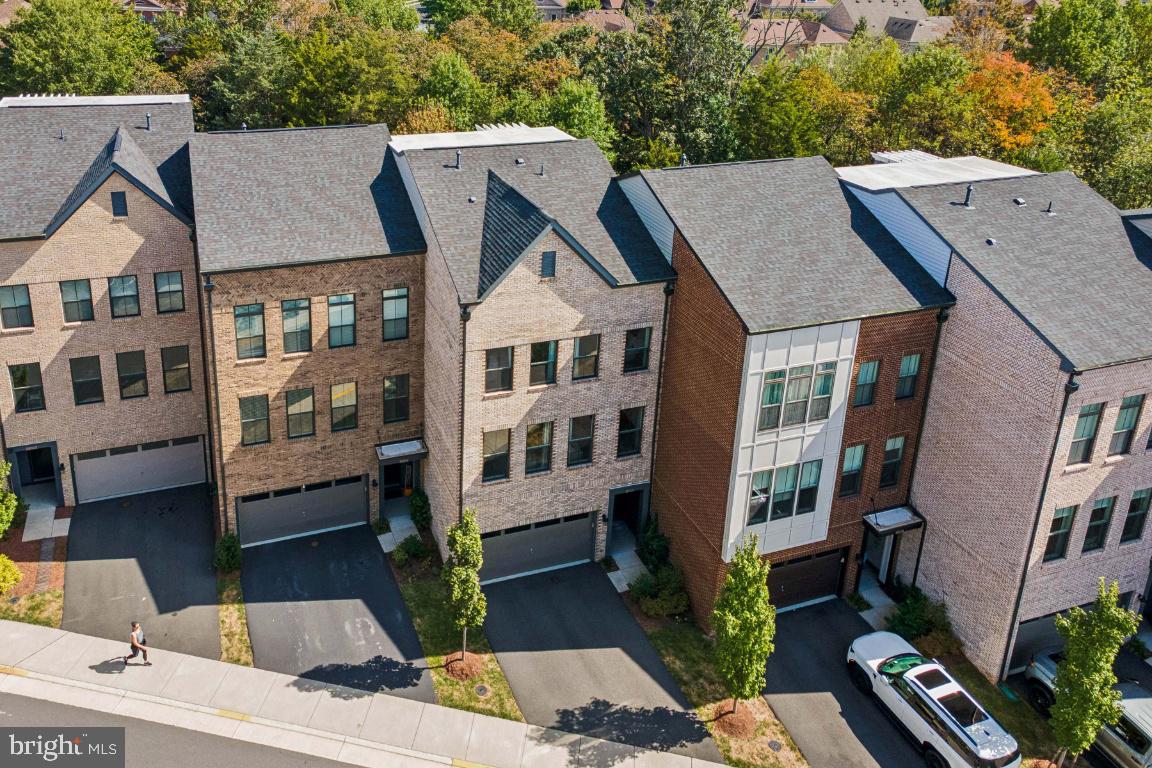 23056 SULLIVANS COVE SQUARE