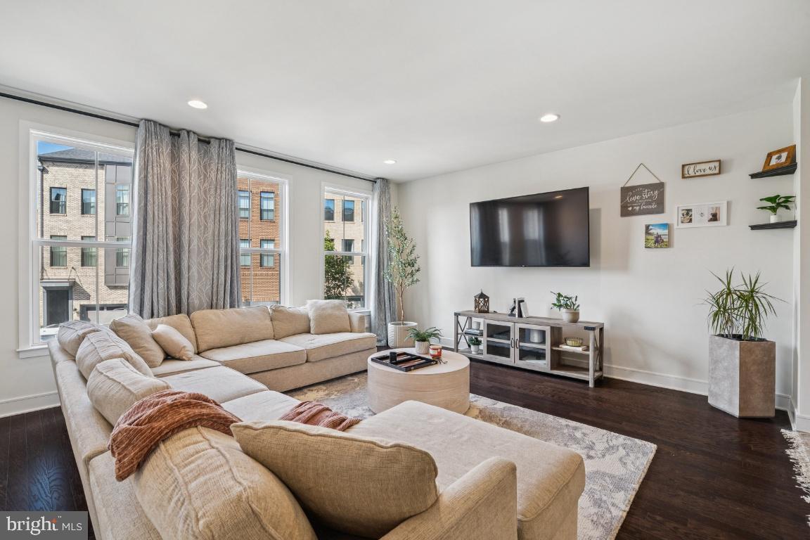 23056 SULLIVANS COVE SQUARE