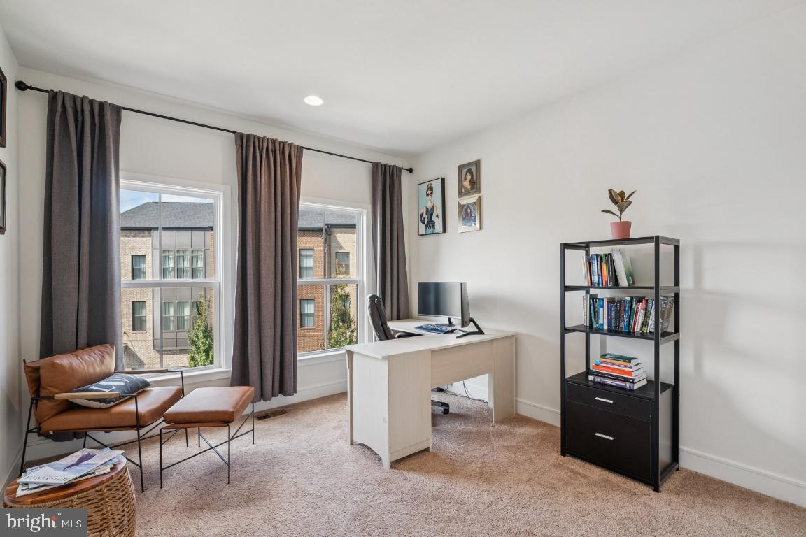 23056 SULLIVANS COVE SQUARE