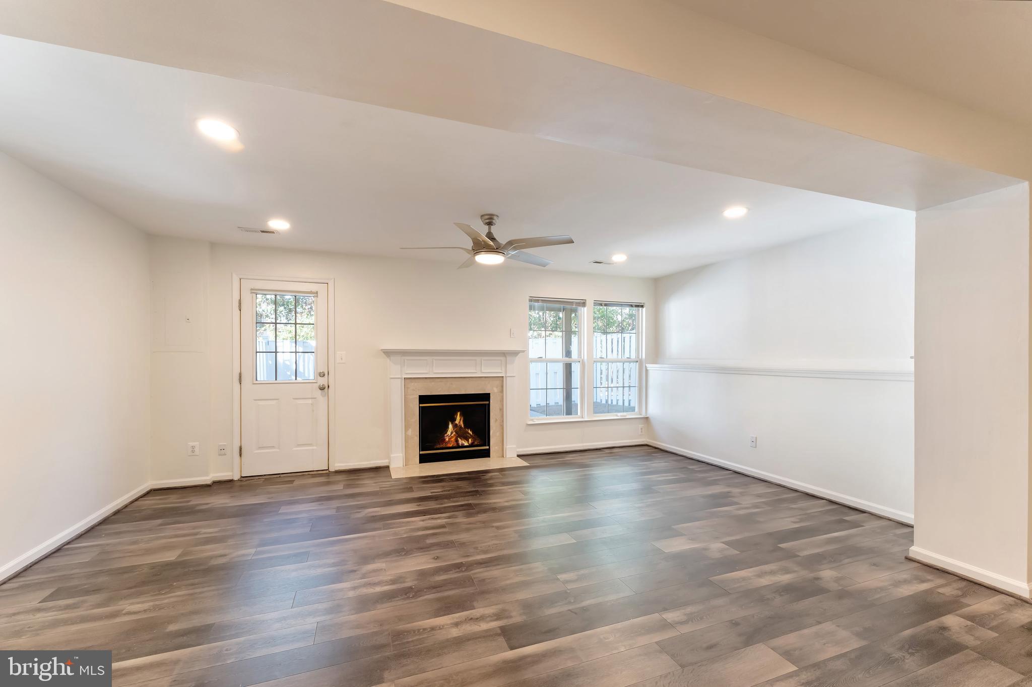 23017 POTOMAC HILL SQUARE