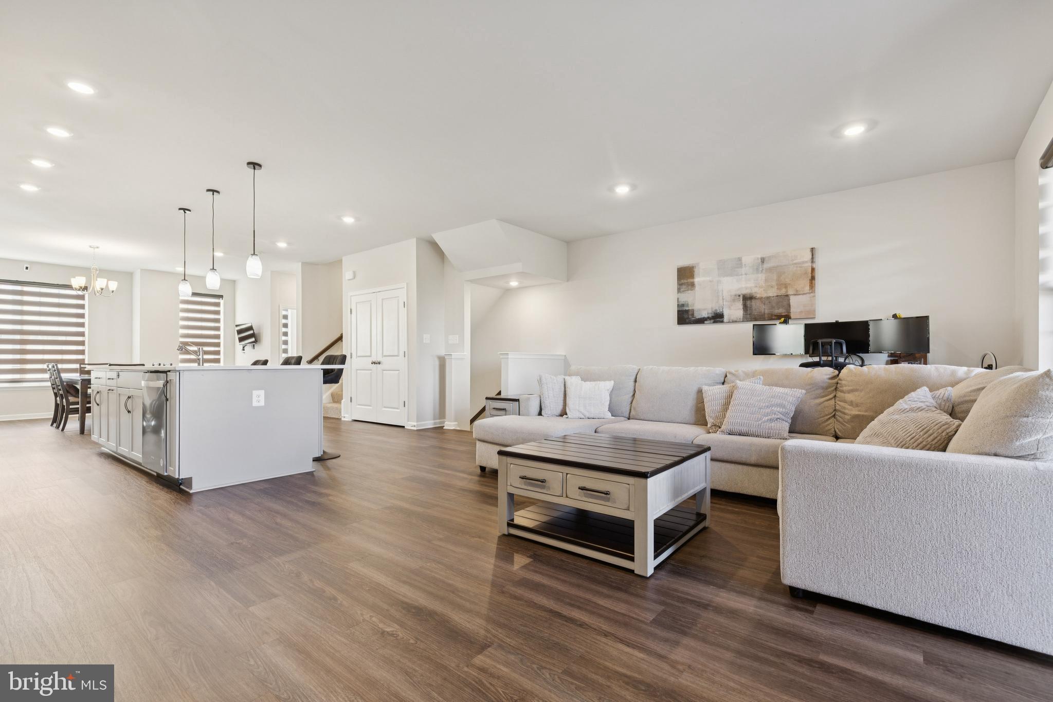 1636 FIELD SPARROW TERRACE NE