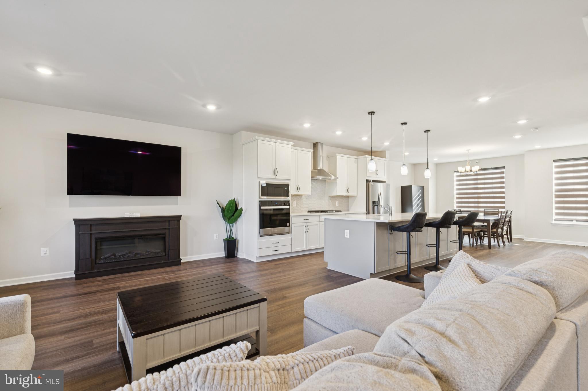 1636 FIELD SPARROW TERRACE NE