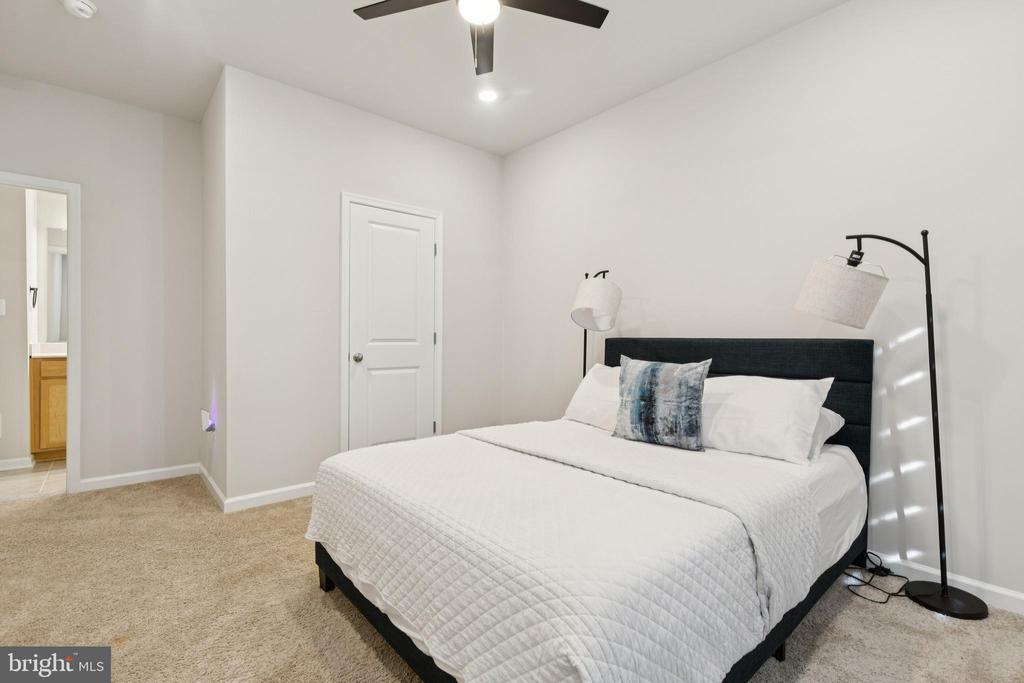 1636 FIELD SPARROW TERRACE NE