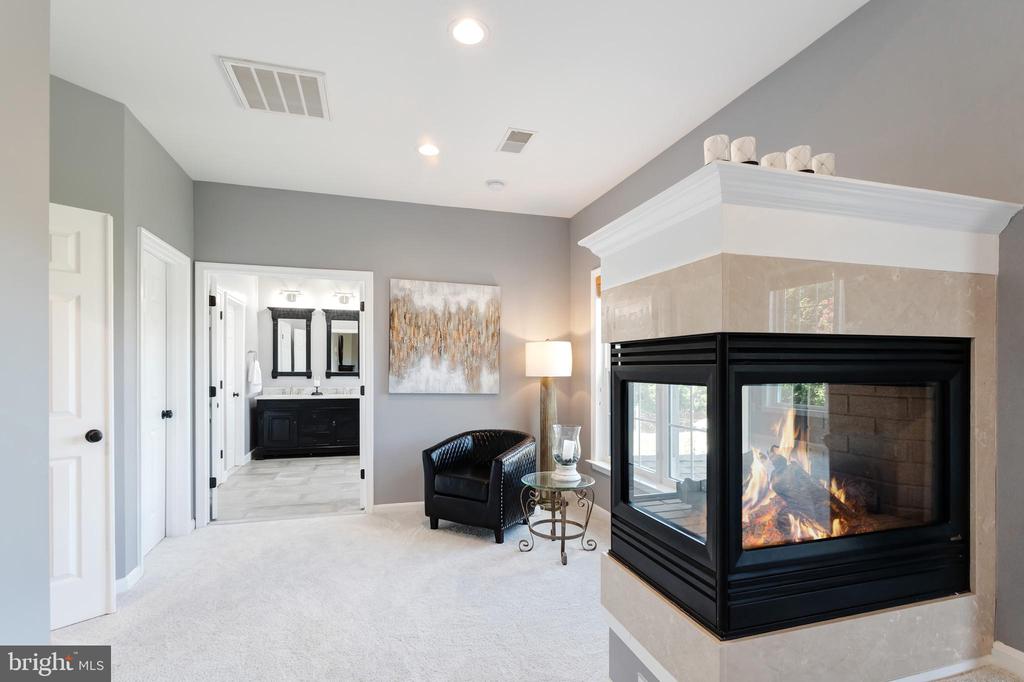 22083 VANTAGE POINTE PLACE