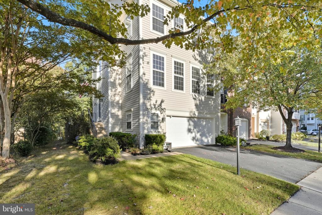 20711 WATERFALL BRANCH TERRACE