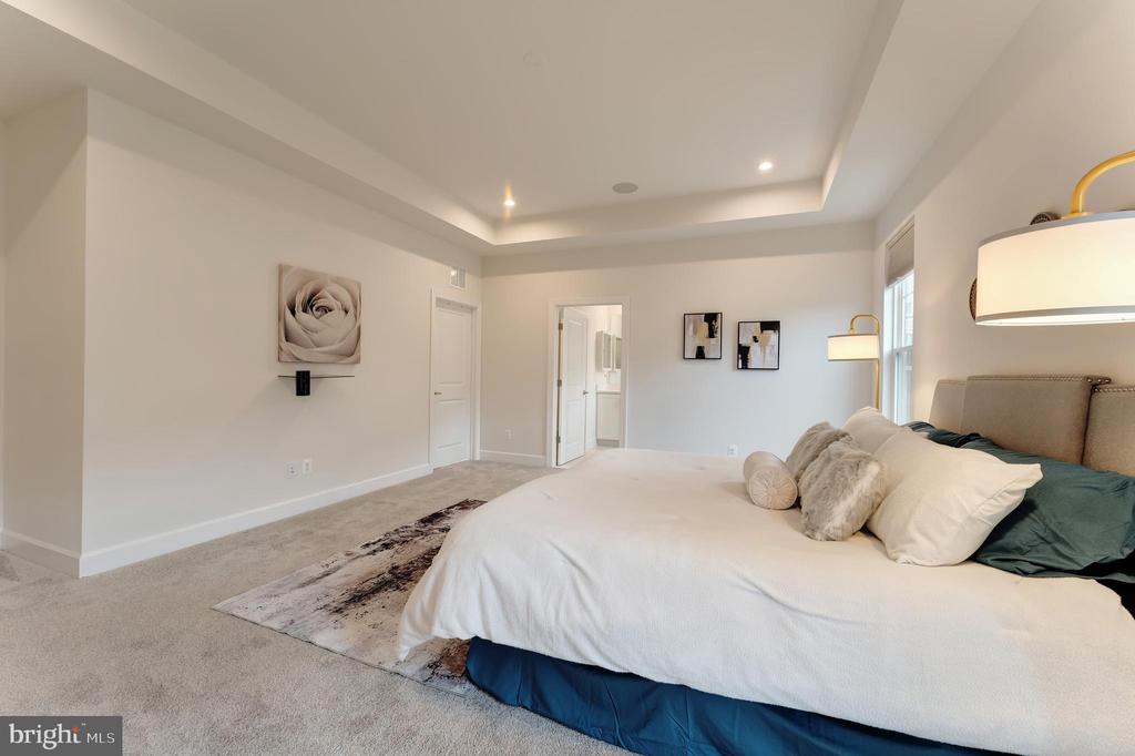 43044 GREELEY SQUARE