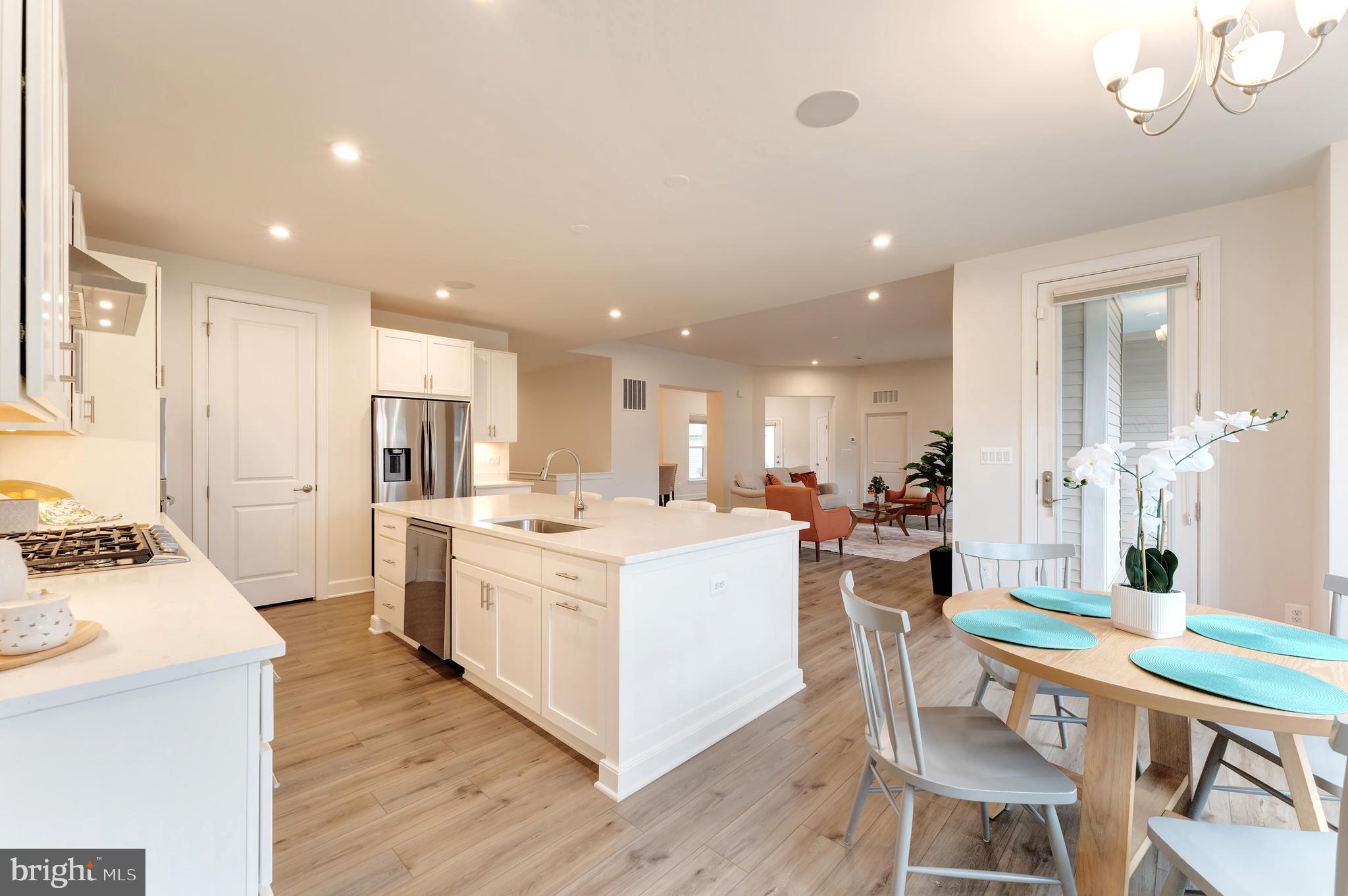 43044 GREELEY SQUARE