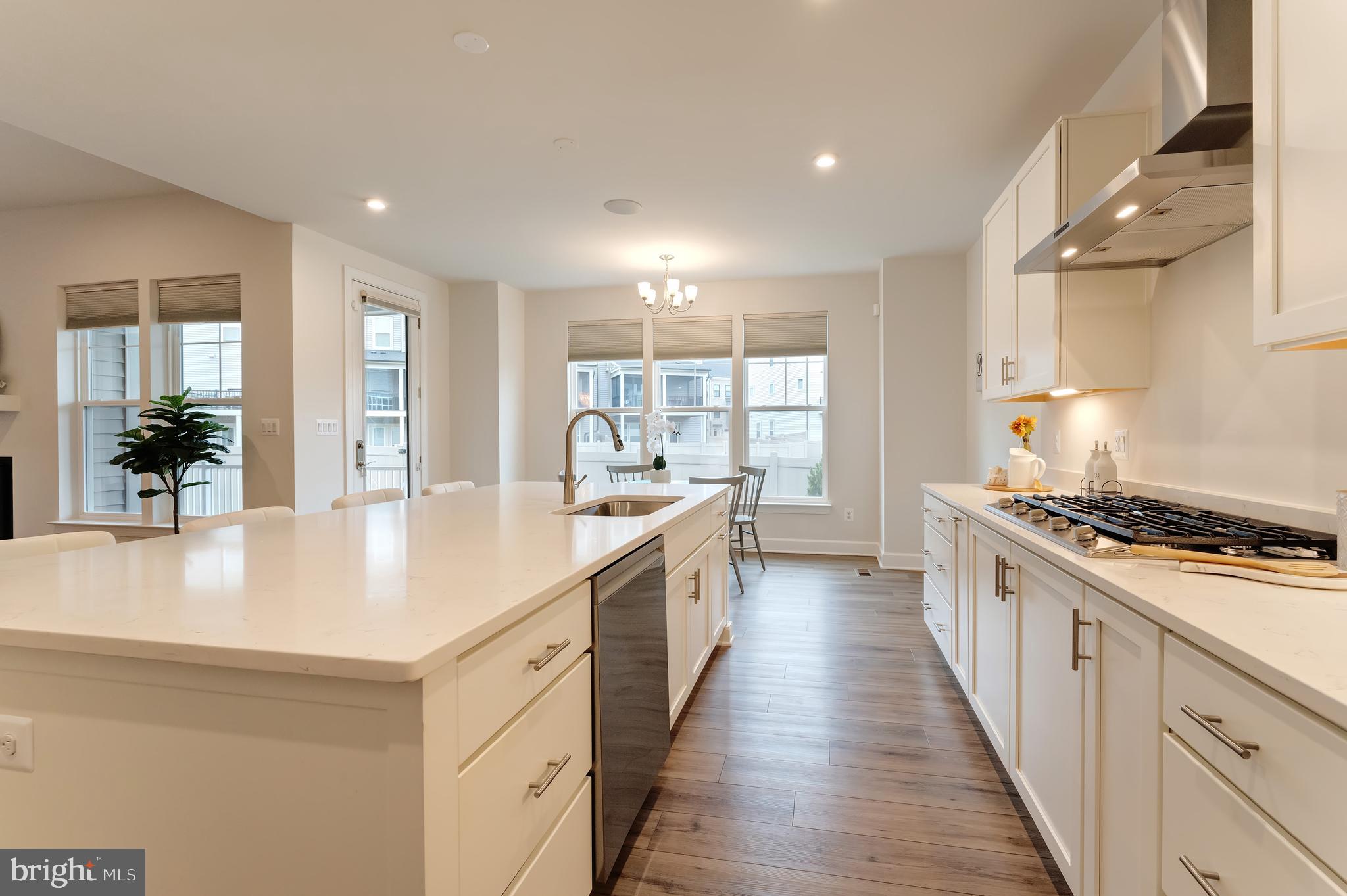 43044 GREELEY SQUARE