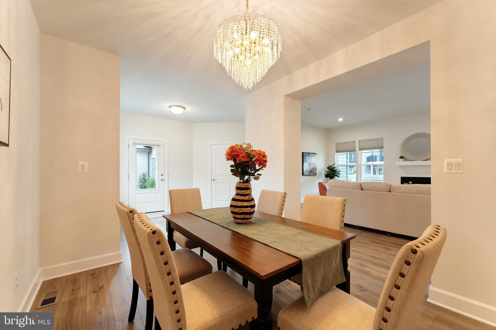 43044 GREELEY SQUARE