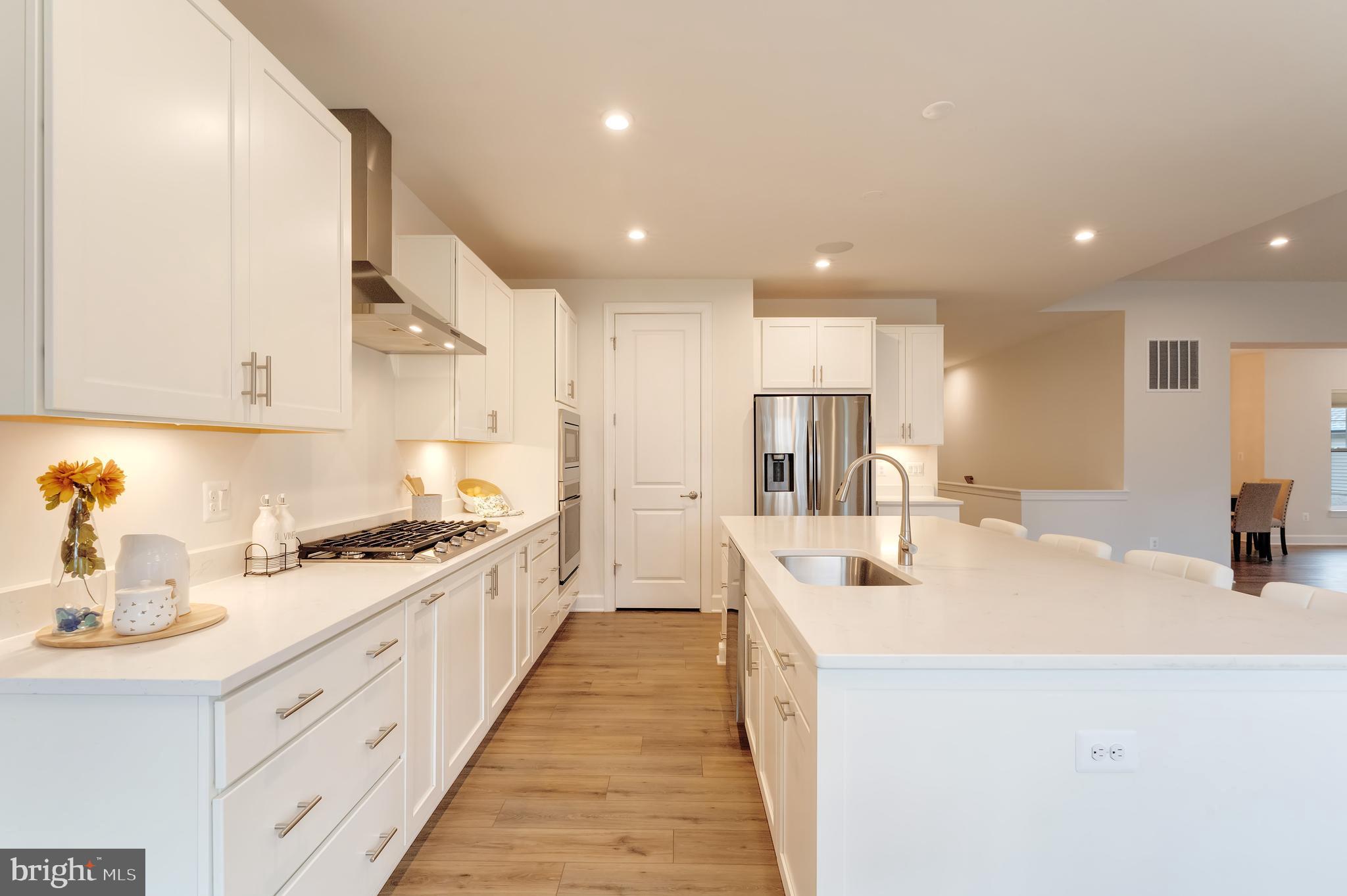 43044 GREELEY SQUARE