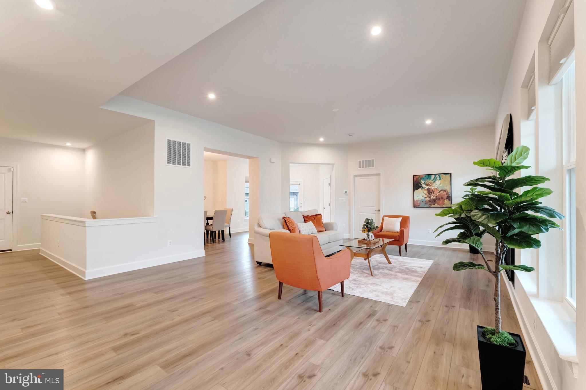 43044 GREELEY SQUARE