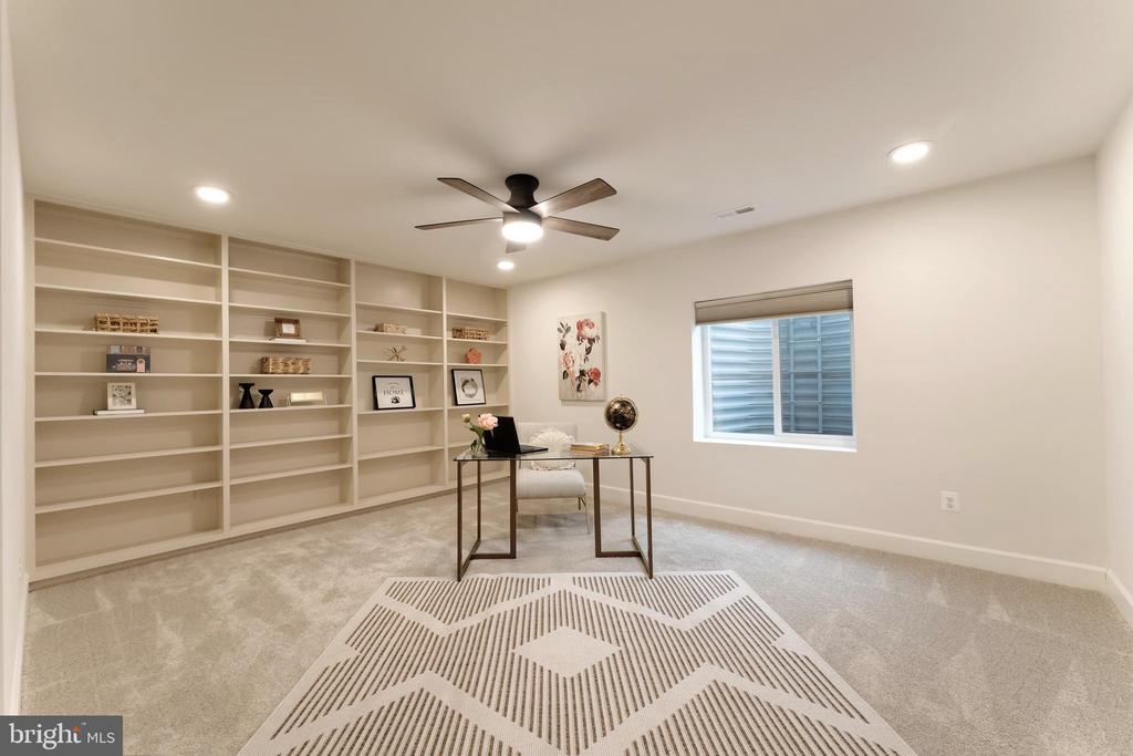 43044 GREELEY SQUARE