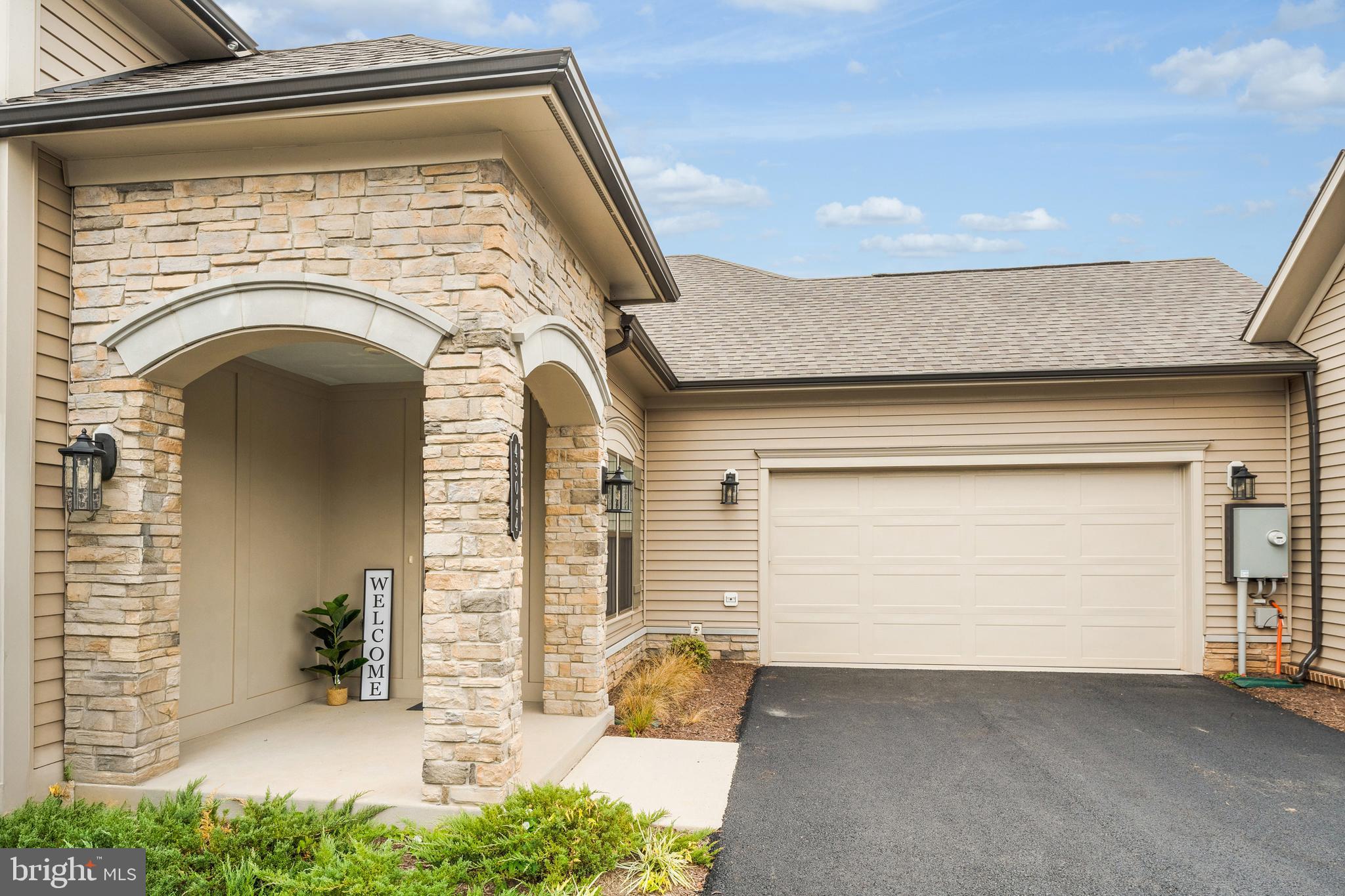 43044 GREELEY SQUARE