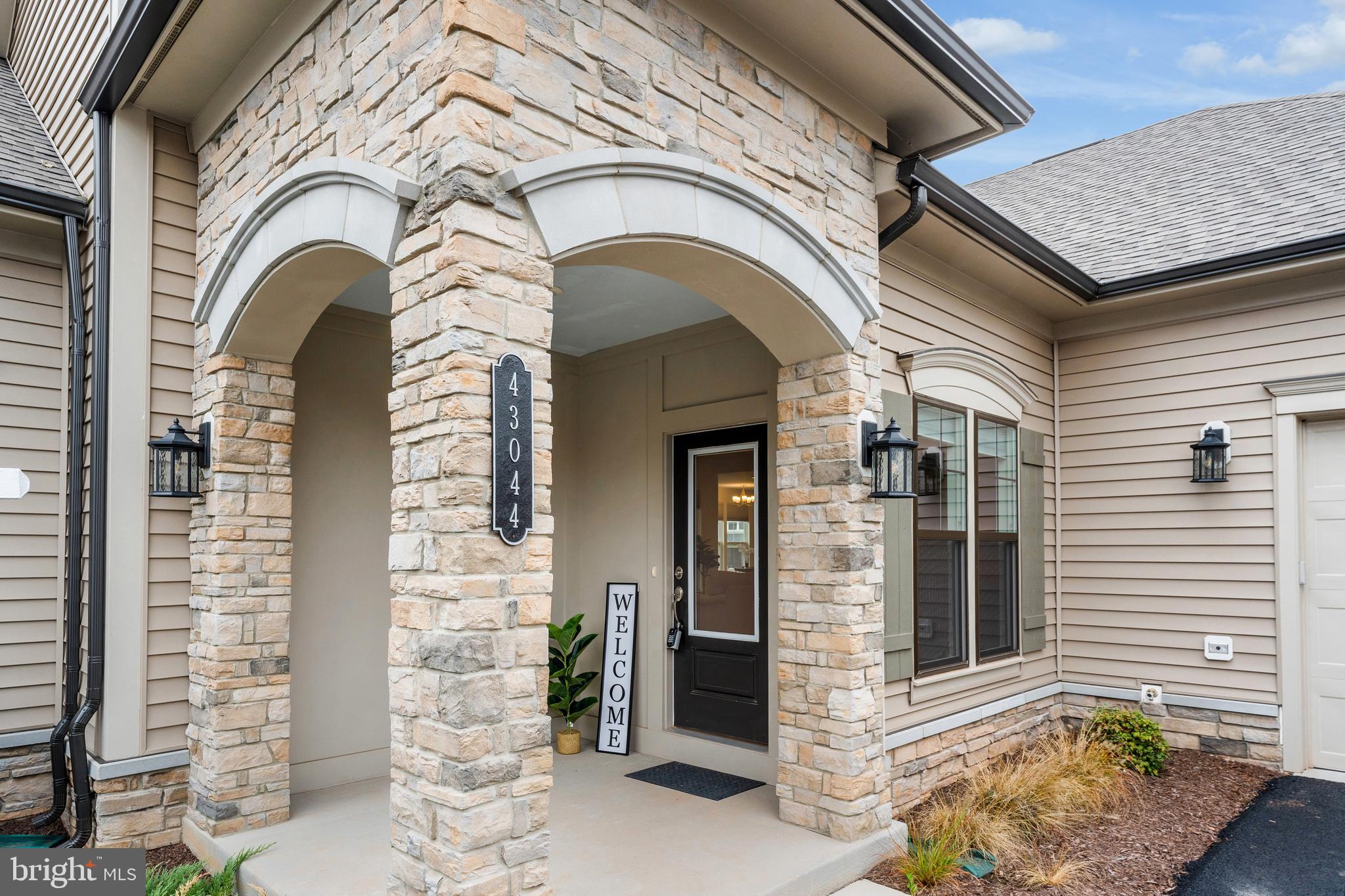 43044 GREELEY SQUARE