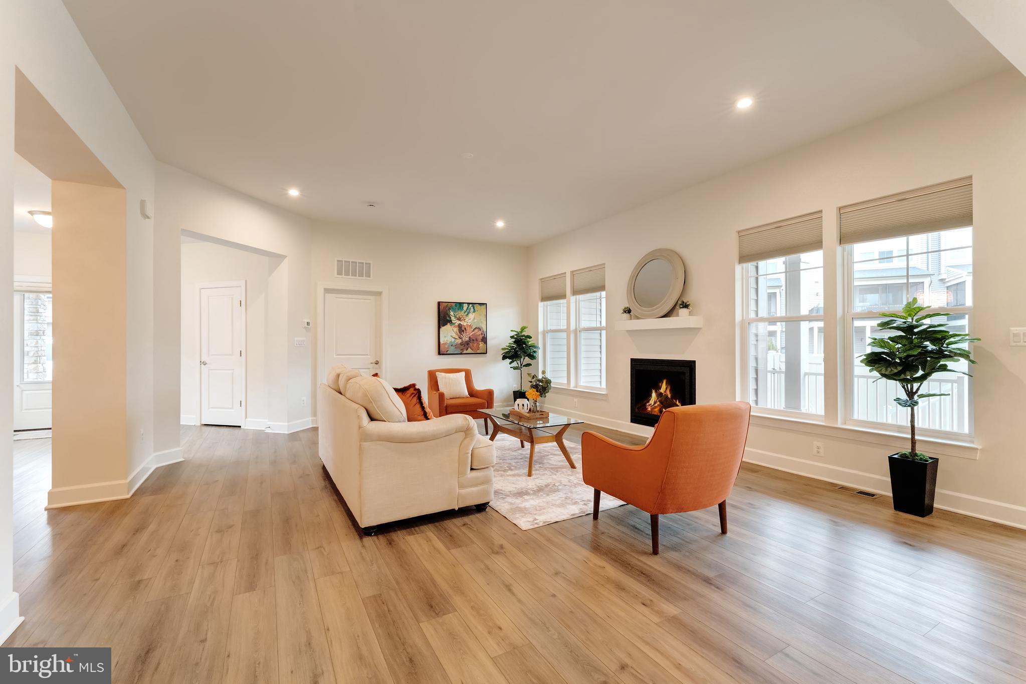 43044 GREELEY SQUARE