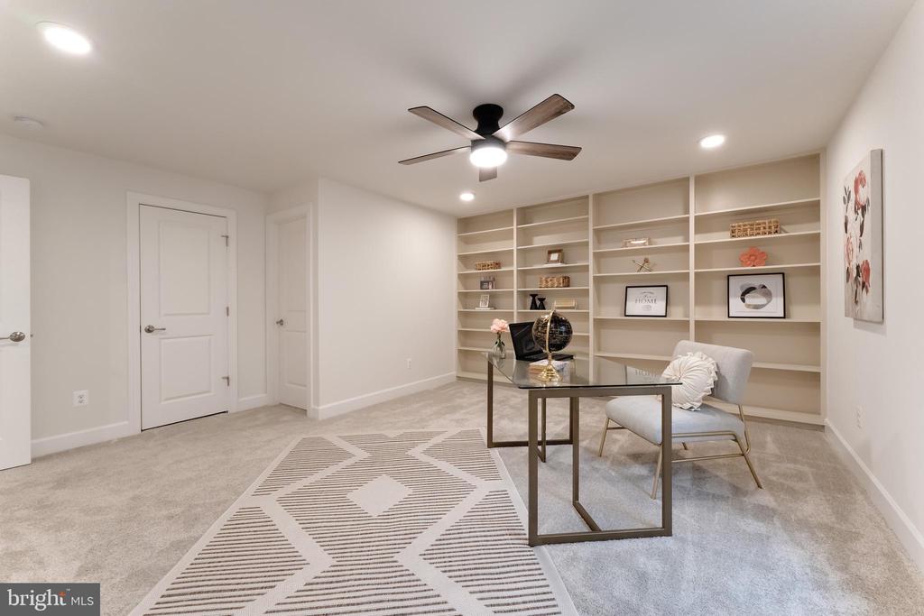 43044 GREELEY SQUARE