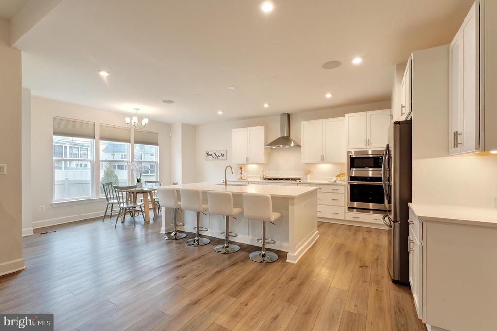43044 GREELEY SQUARE