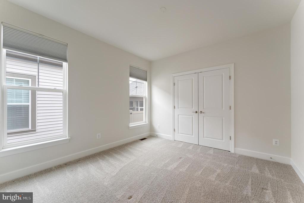 43044 GREELEY SQUARE