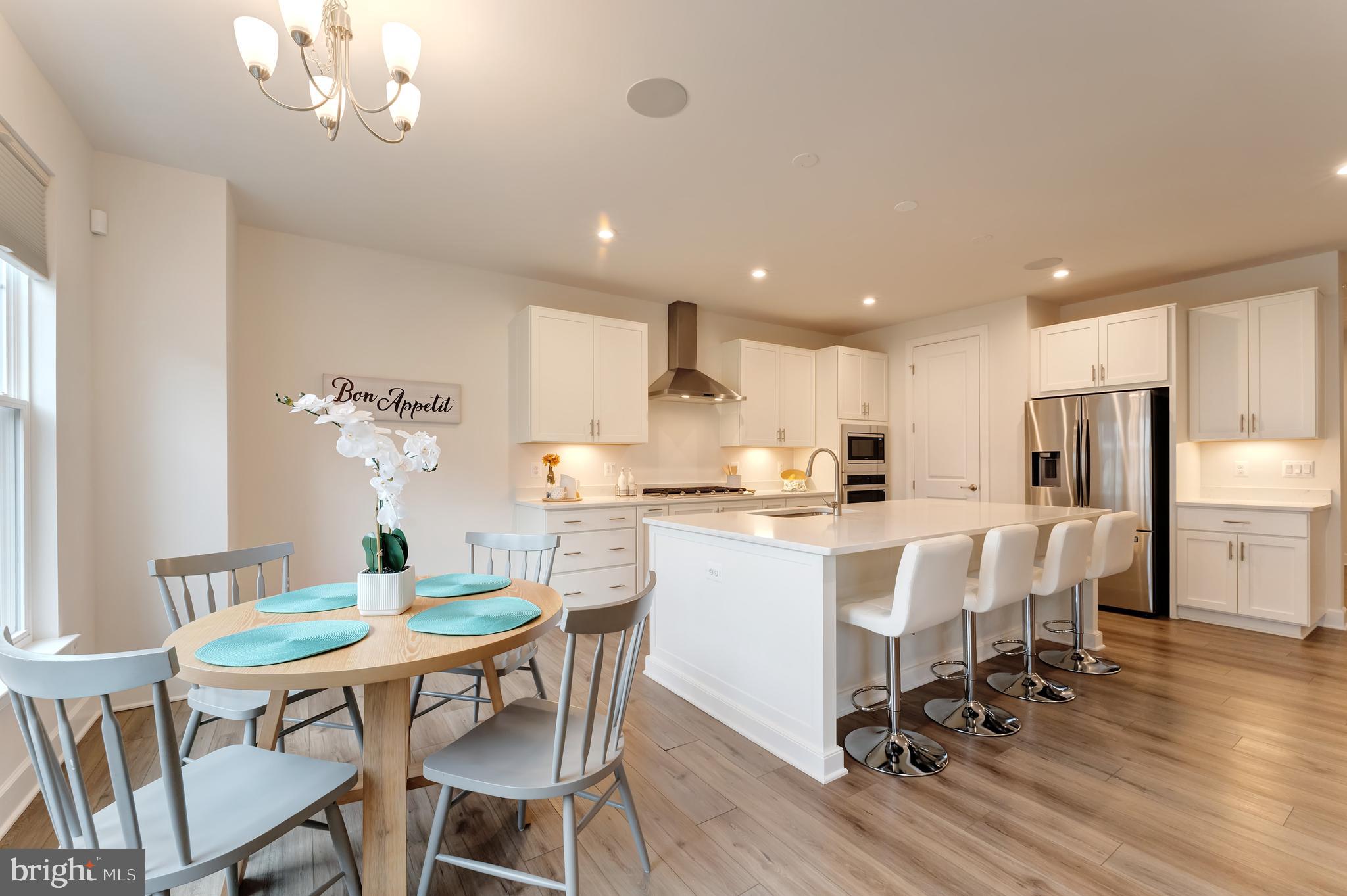 43044 GREELEY SQUARE