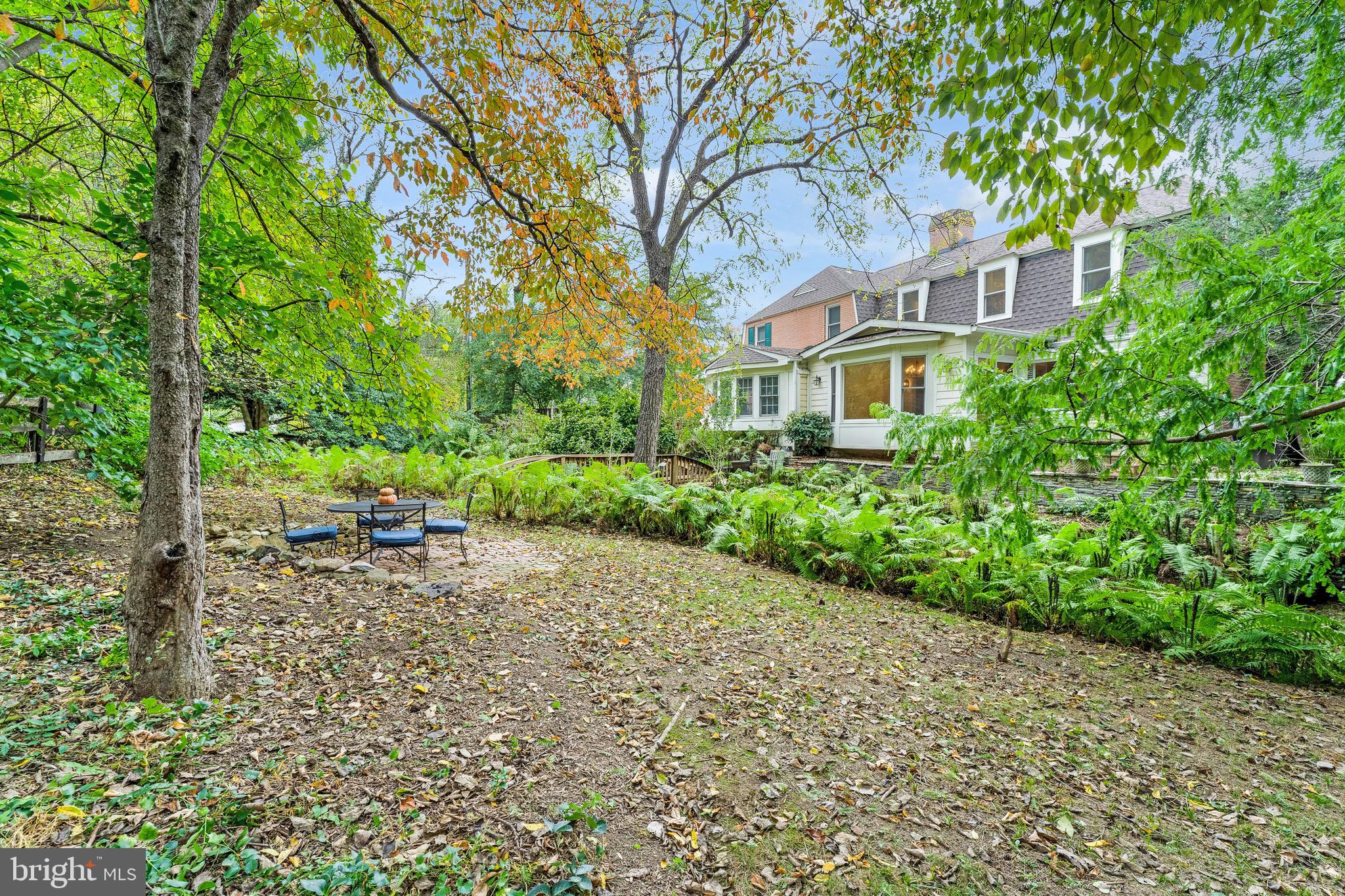 3 MEADOWBROOK COURT S