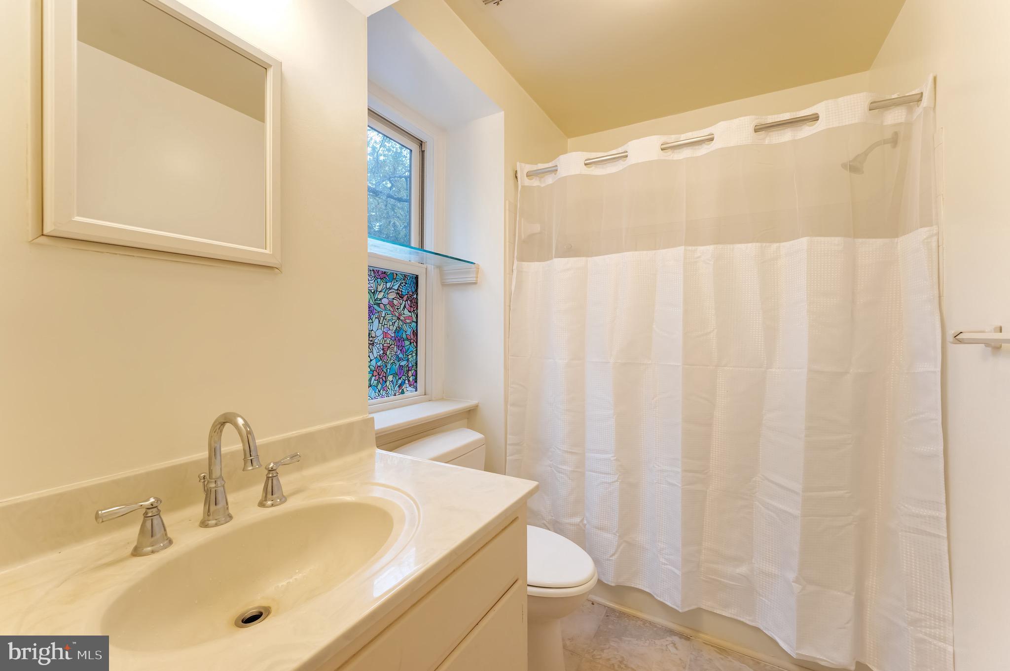 3 MEADOWBROOK COURT S