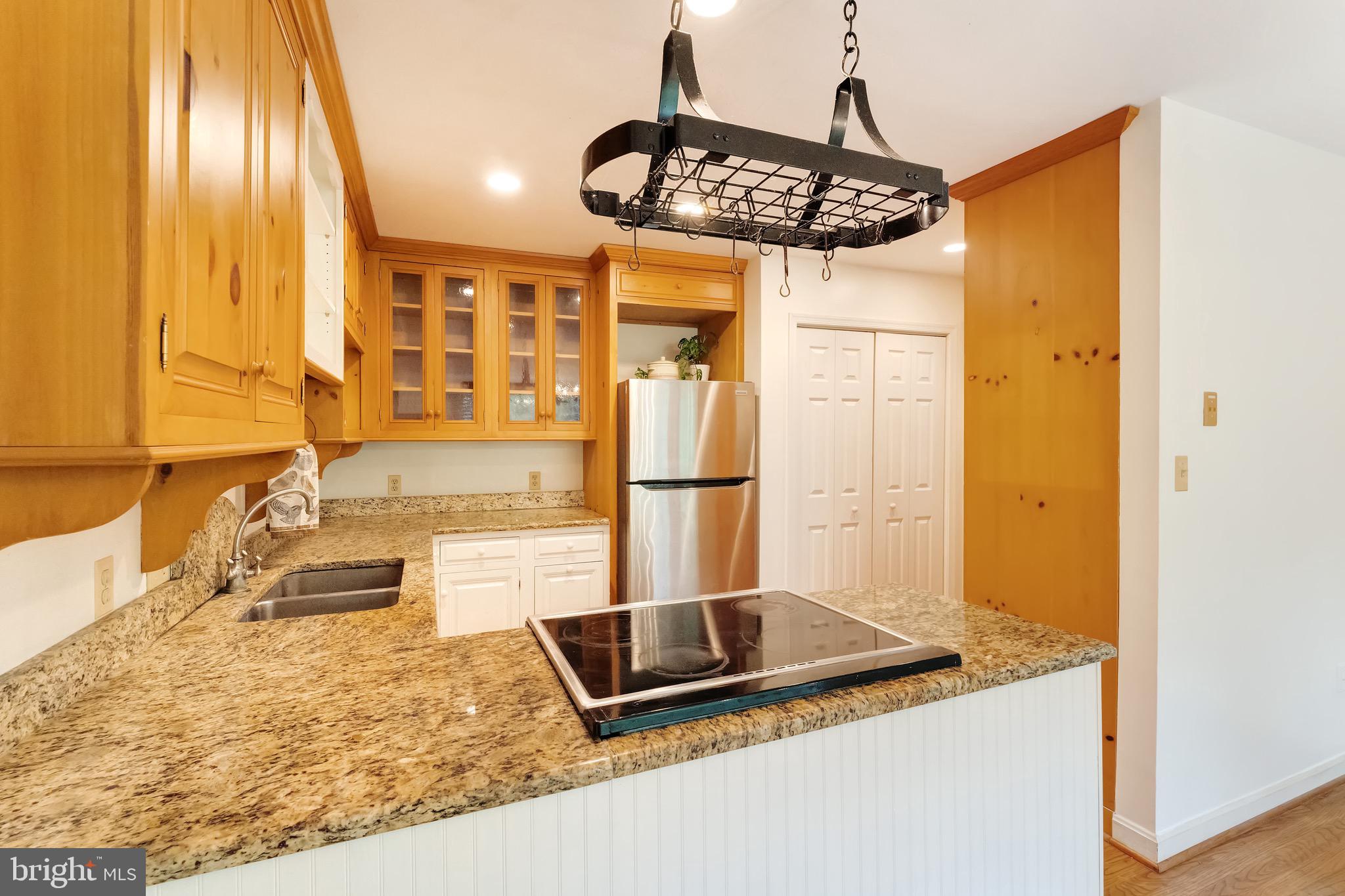 3 MEADOWBROOK COURT S