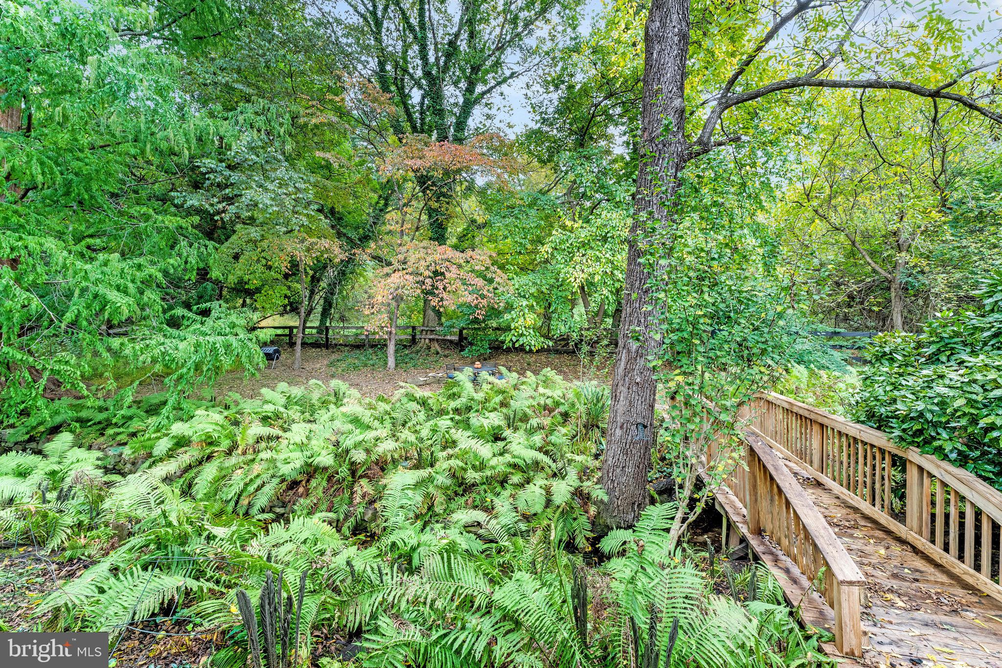 3 MEADOWBROOK COURT S