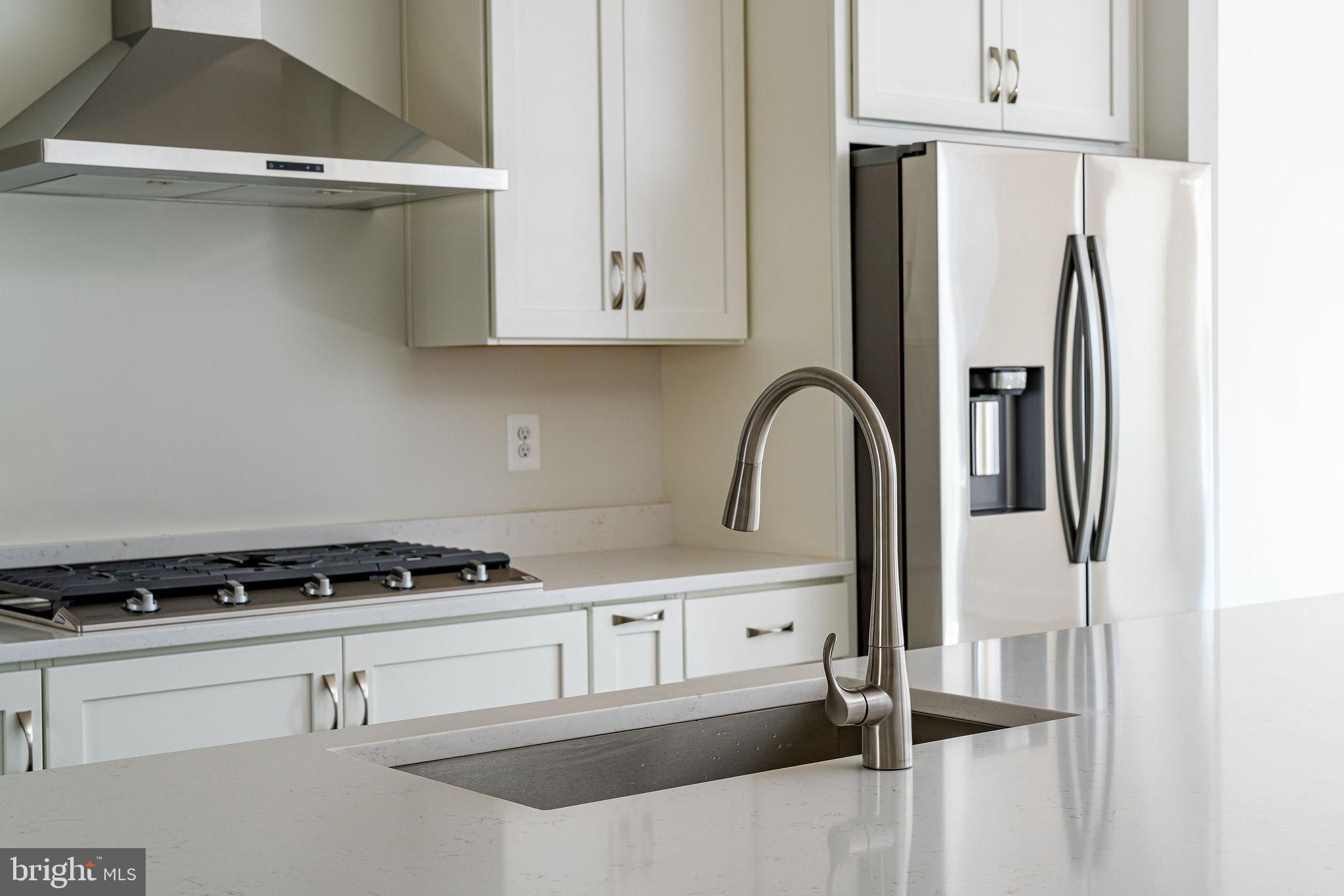 43016 DEBONAIR TERRACE
