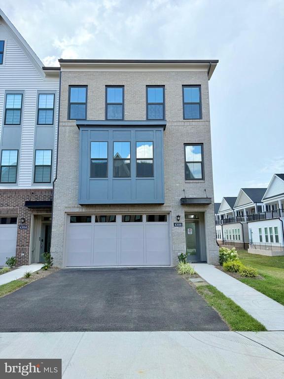 43016 DEBONAIR TERRACE