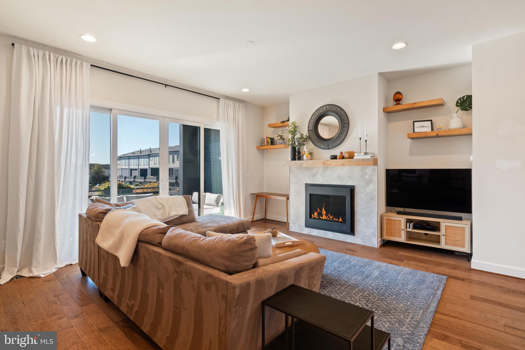 20287 SAVIN HILL DRIVE