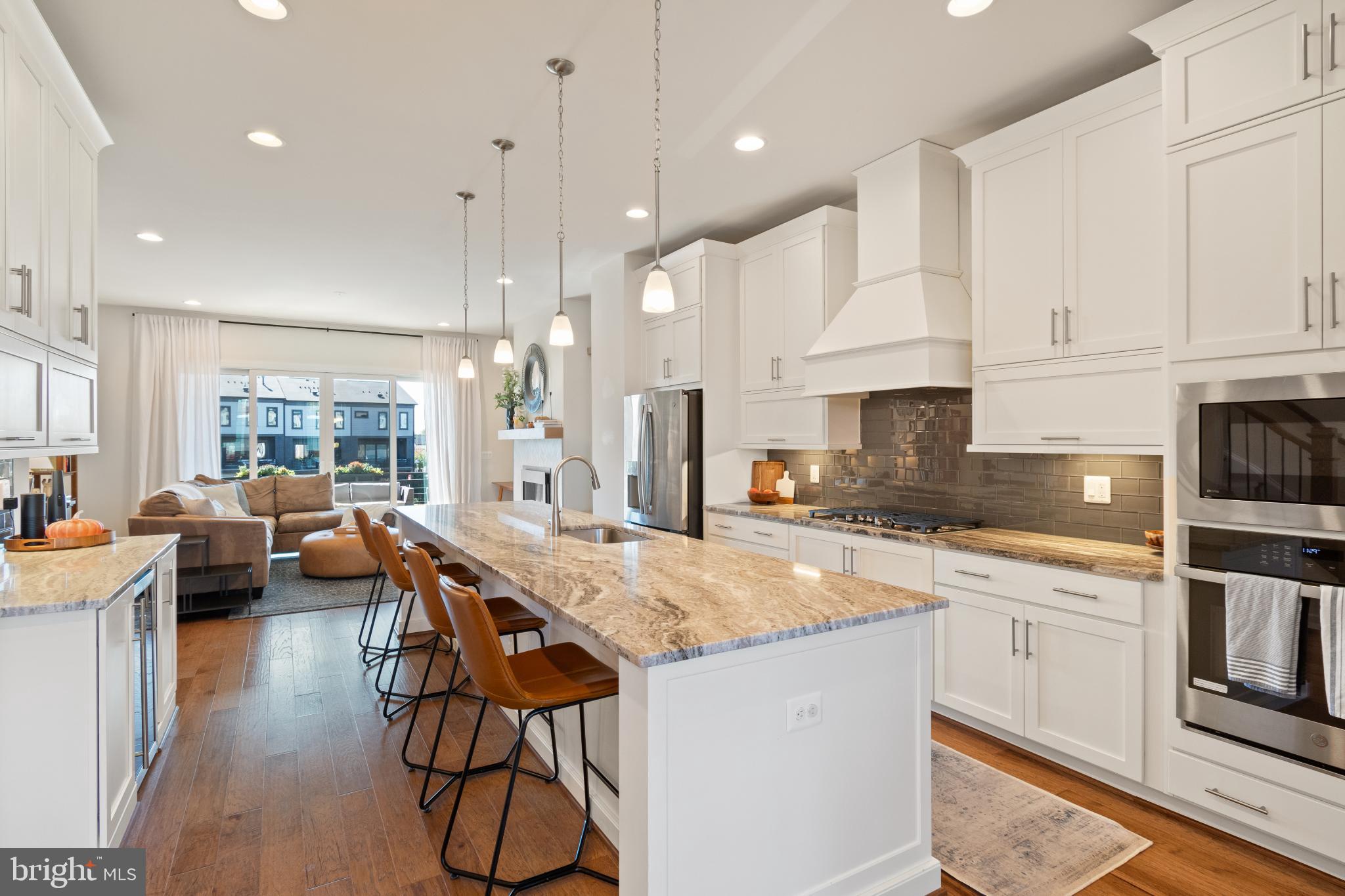 20287 SAVIN HILL DRIVE