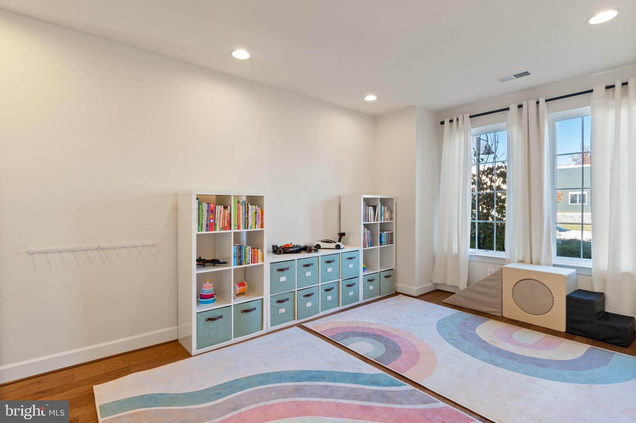 20287 SAVIN HILL DRIVE