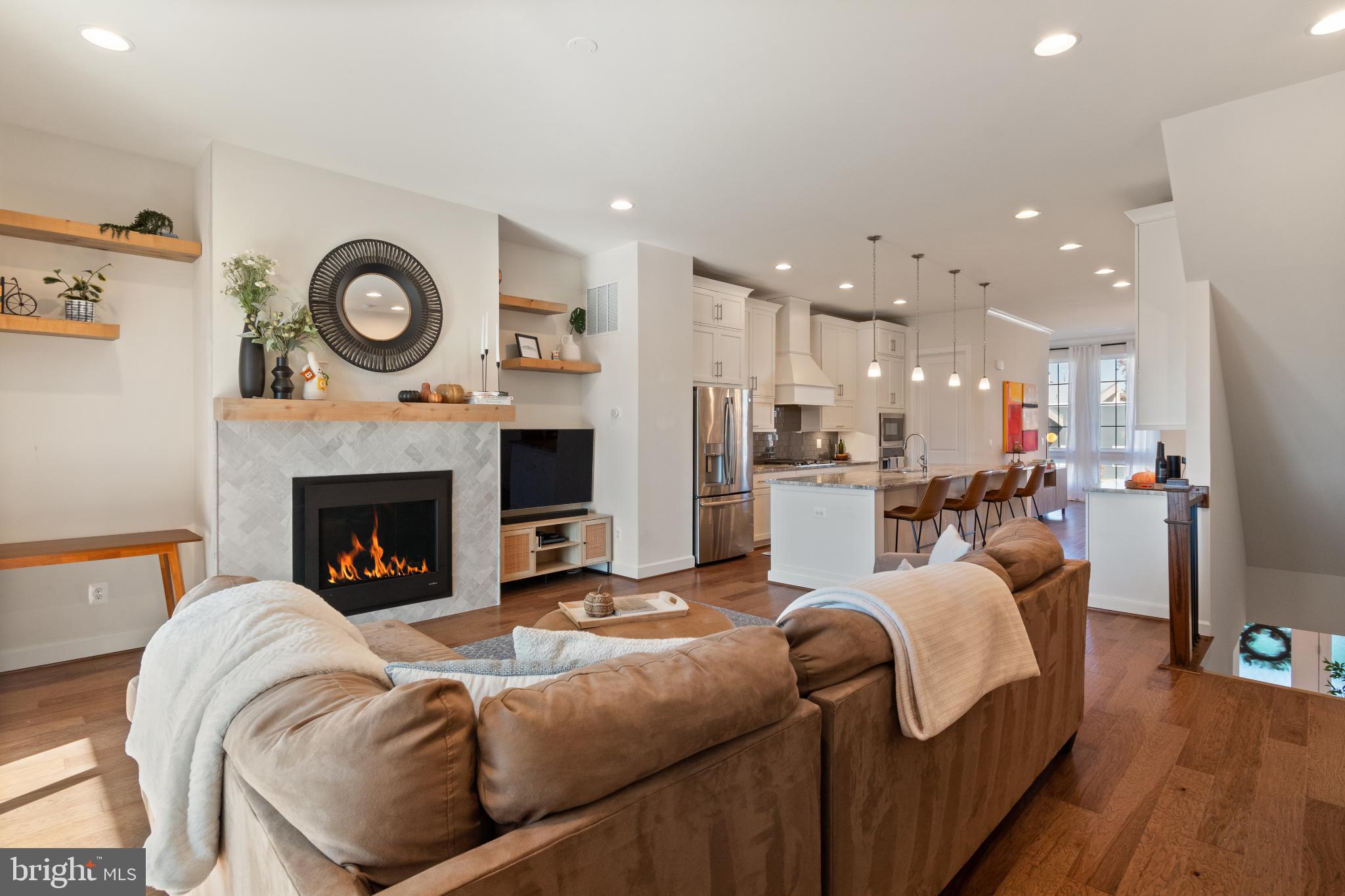 20287 SAVIN HILL DRIVE