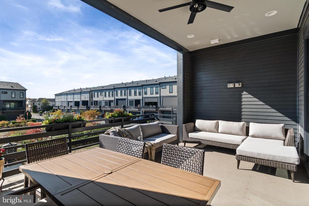 20287 SAVIN HILL DRIVE