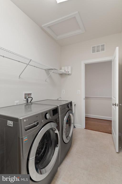 20287 SAVIN HILL DRIVE