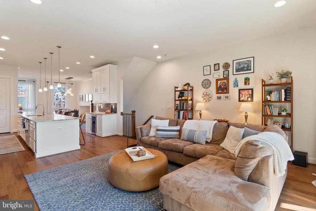 20287 SAVIN HILL DRIVE