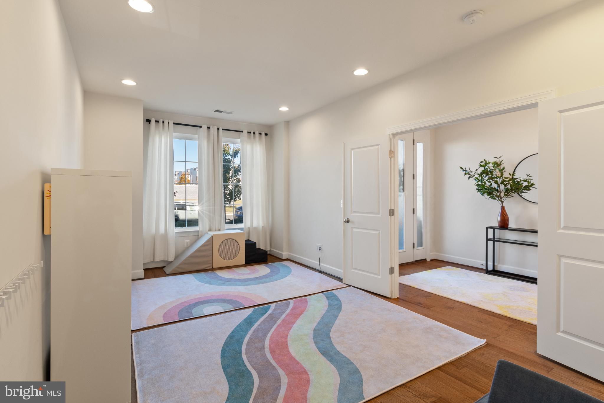 20287 SAVIN HILL DRIVE