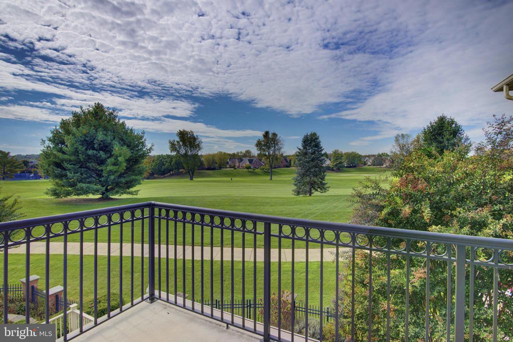 18383 EAGLE POINT SQUARE