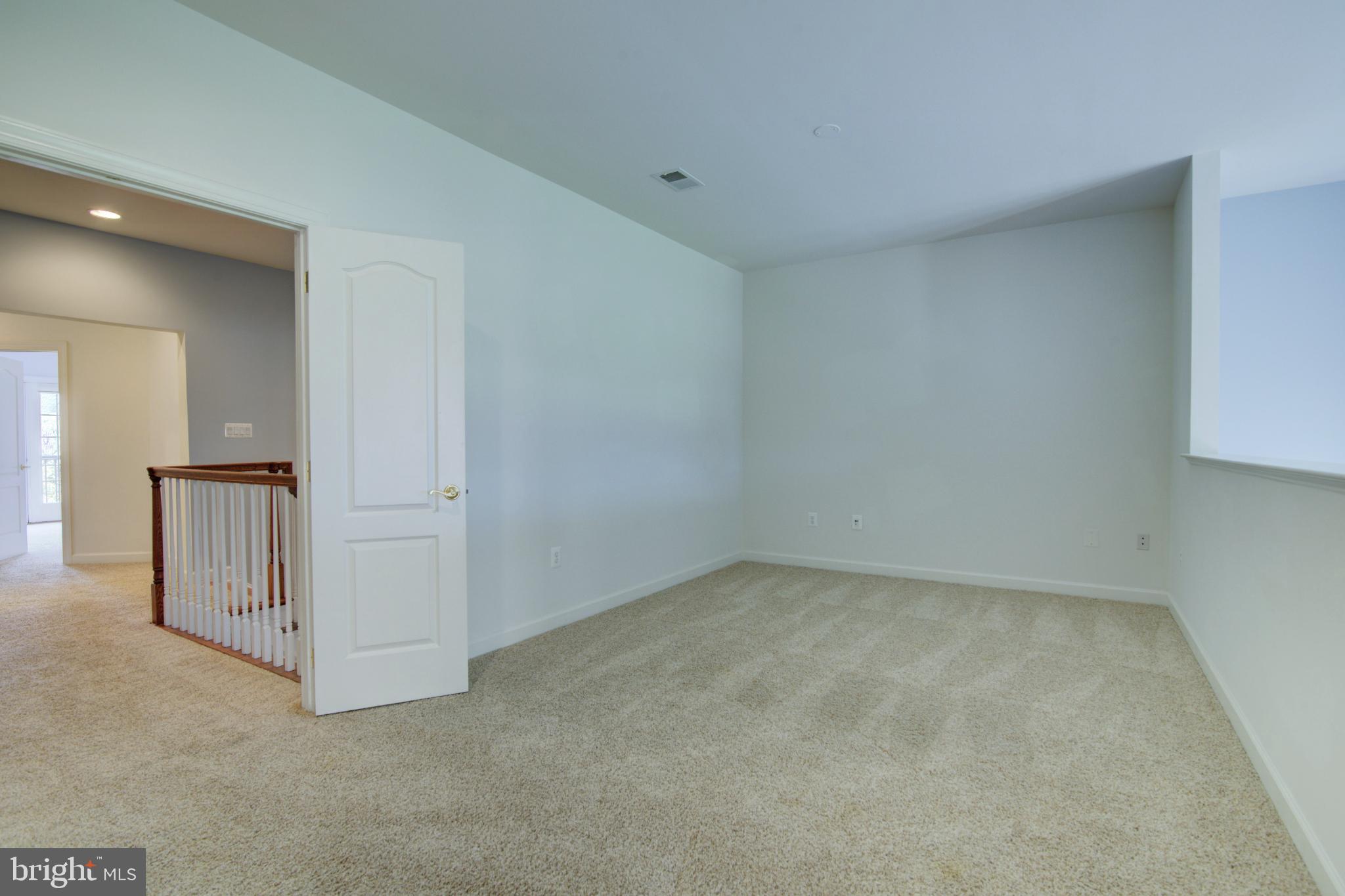 18383 EAGLE POINT SQUARE
