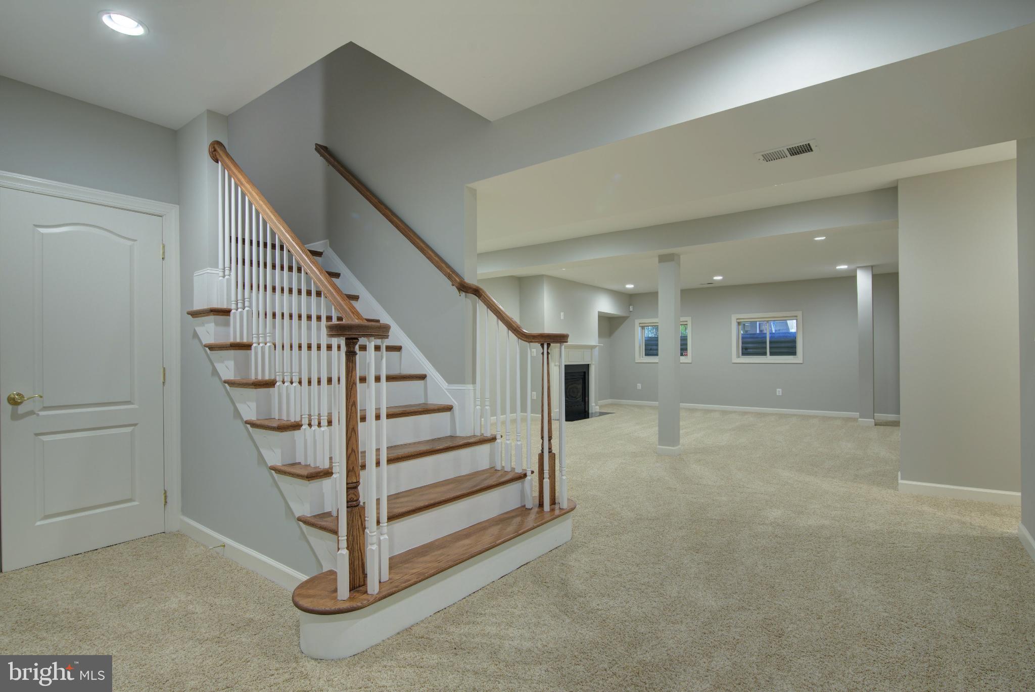 18383 EAGLE POINT SQUARE